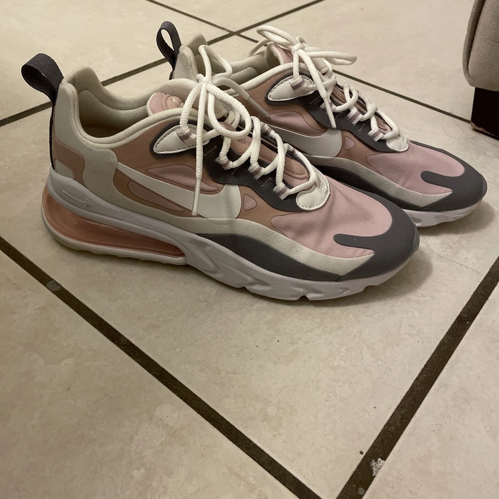 Nike Air Max 270 reacts